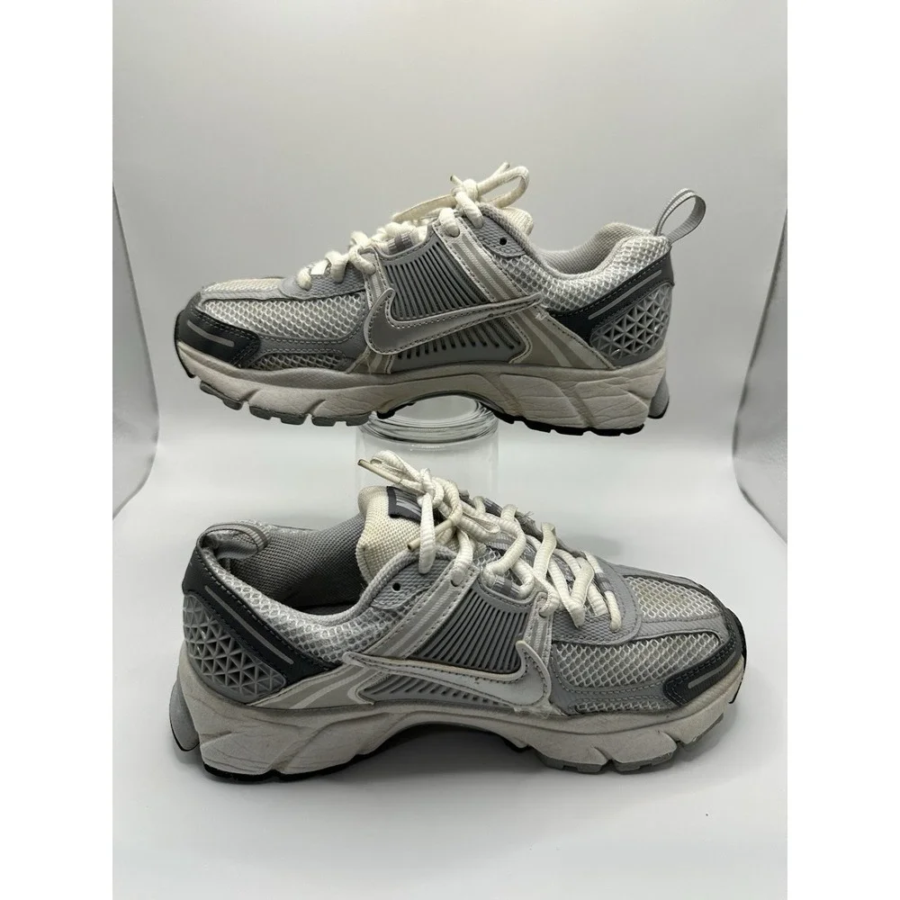 Nike Vomero 5 Grey And White Youth 2